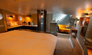 1 slaapkamer, een strijkplank/strijkijzer, wifi, beddengoed