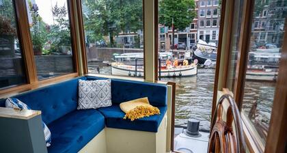 Luxurious wellness houseboat - Captains Cabin