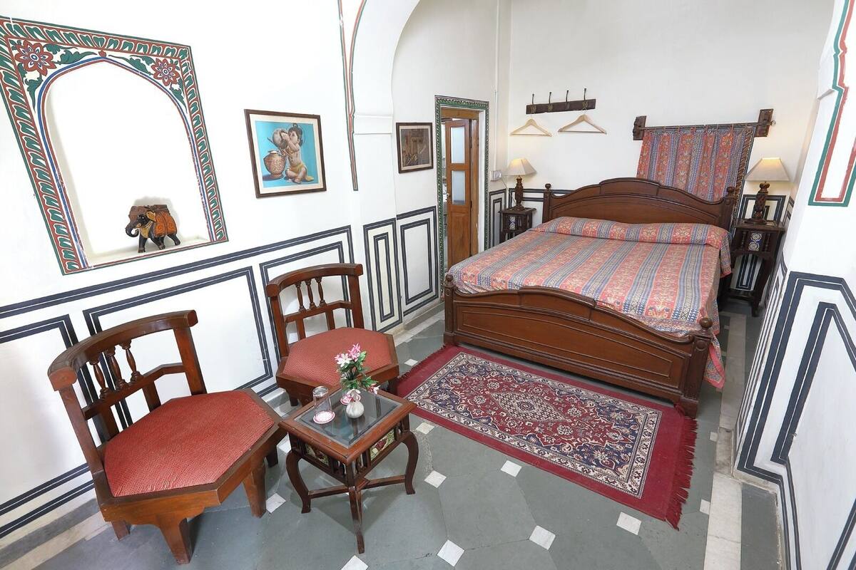 Standard Double or Twin Room, Courtyard View | Desk, laptop workspace, soundproofing, free WiFi