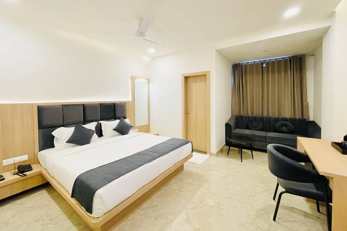 Superior Double Room, Mountain View | Desk, laptop workspace, WiFi (free)