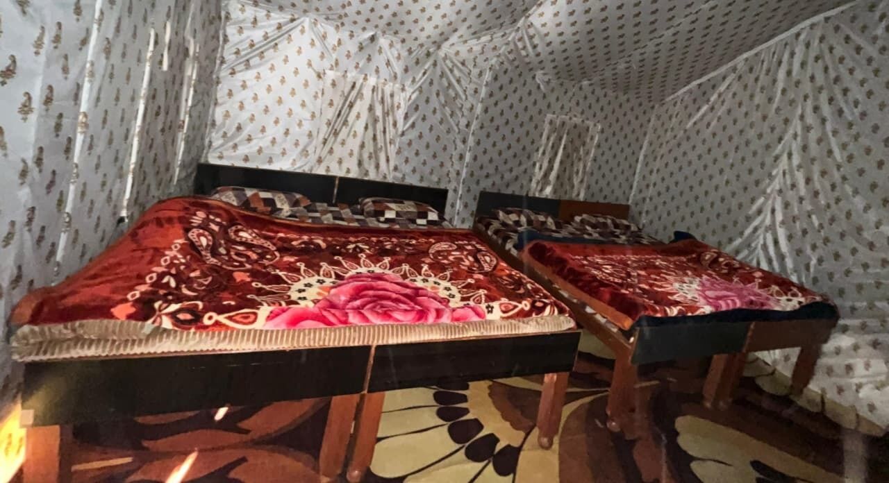 Comfort Tent, Mountain View | Living area