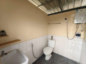 Basic Tent, Japanese Futon, Non Smoking | Bathroom - Bansuanariya (Chom Thong)