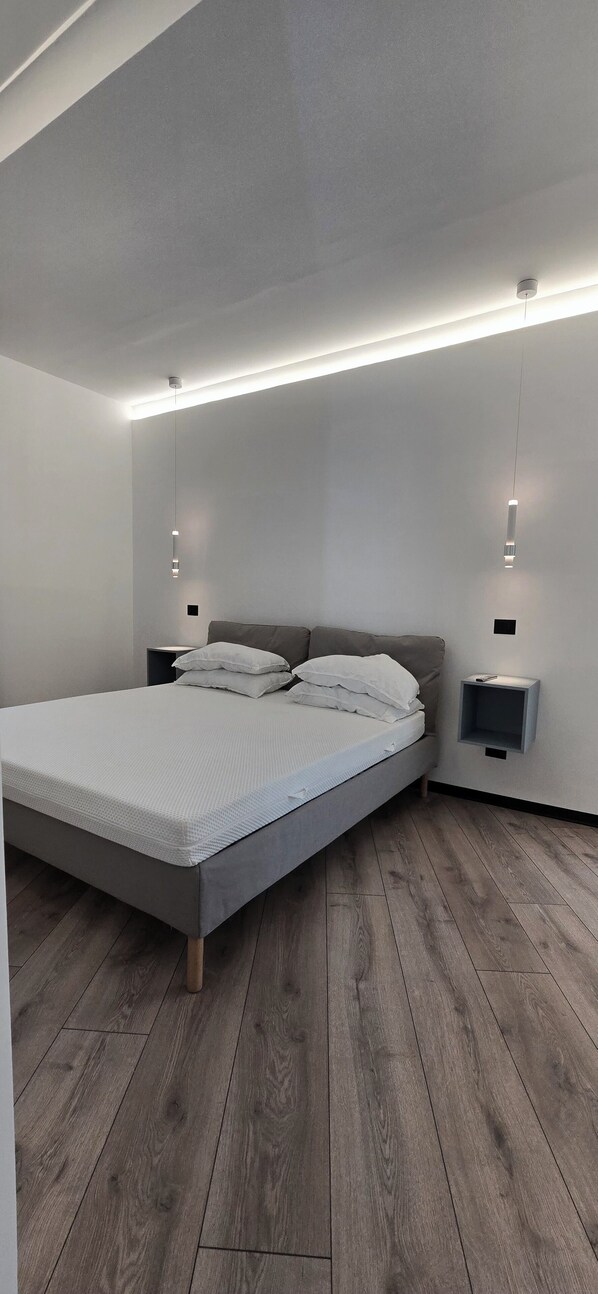 Desk - Borgo Double V (Napoli)