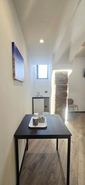 Desk - Borgo Double V (Napoli)