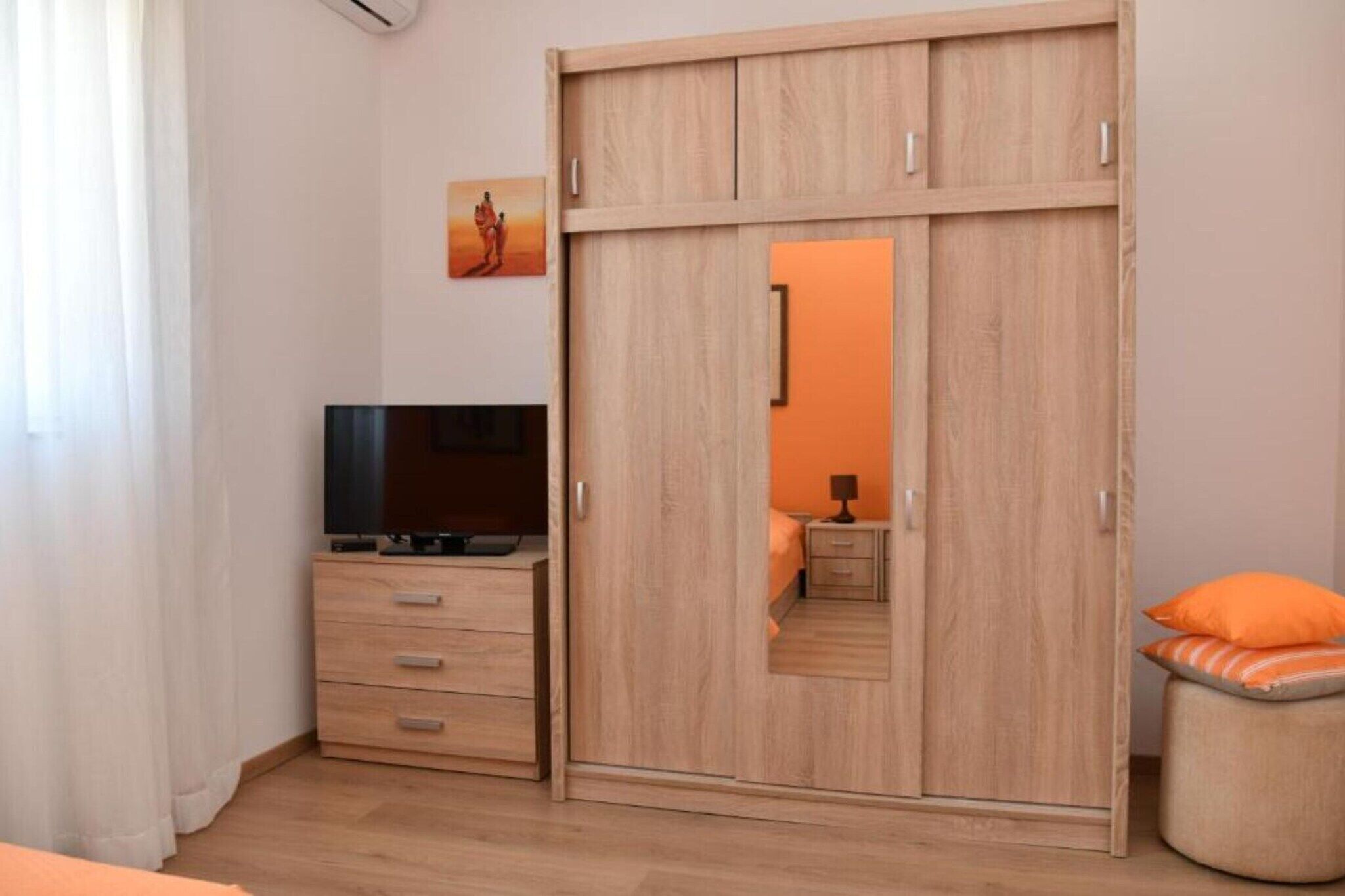 1 bedroom, iron/ironing board, travel cot, free WiFi