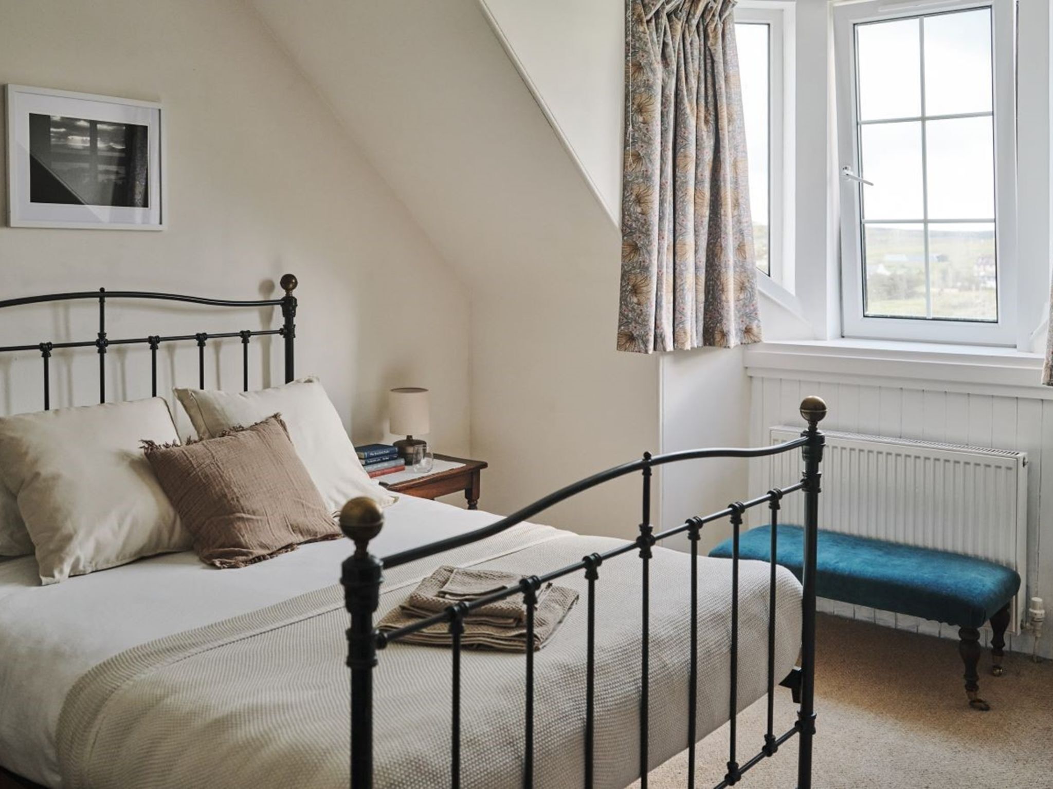 2 عدّة غرف نوم وخدمة الإنترنت