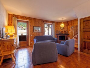 TV - Oga Mountain Home by Interhome (Bormio)