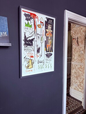 Interior - Stylish, City Hideaway - Pet + Group friendly - Sleeps up to 9 comfortably  (Cardiff)