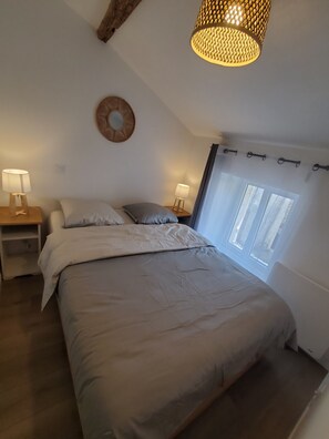 1 habitación, wifi y ropa de cama