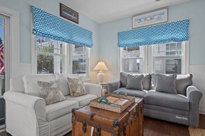 Smart TV, fireplace, books - Coastal Escape, Pool, Elevator—Salty Pause (Surf City)