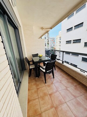 Outdoor dining - Plaza Mayor Calp (Calp)