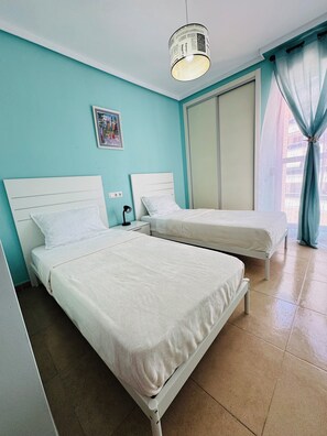 2 bedrooms, iron/ironing board, WiFi, bed sheets - Plaza Mayor Calp (Calp)