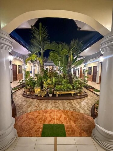 Hola Hostel Puerto Princesa