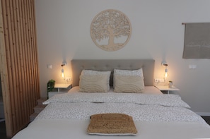 Apartment | 1 bedroom, individually furnished, bed sheets