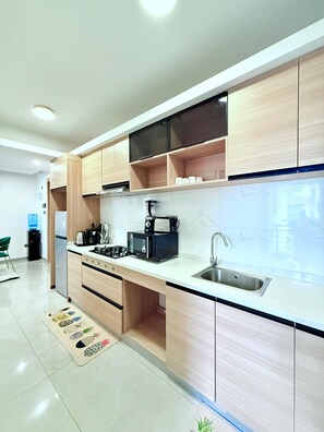Microwave, oven, stovetop, dishwasher