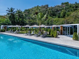 Cabane Panoramique, coin cuisine, en bord de piscine | Coffres-forts dans les chambres, Wi-Fi gratuit