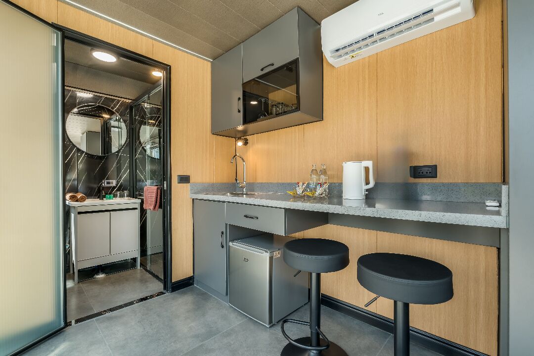 خزنة داخل الغرفة وواي فاي مجانًا