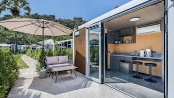 Classic Double Room, Lanai | Terrace/patio