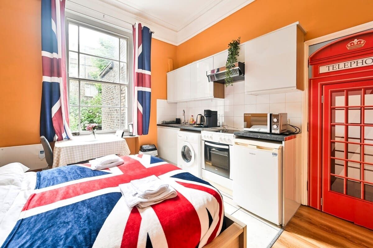 Strykejern/-brett, reiseseng for barn, wi-fi og sengetøy