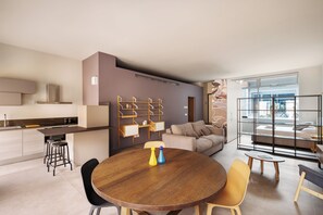 Perhestudiosviitti, kaupunkinäköala | Oleskelualue