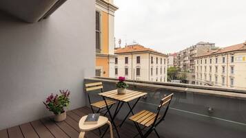 Standaard studio, uitzicht op stad | Terras