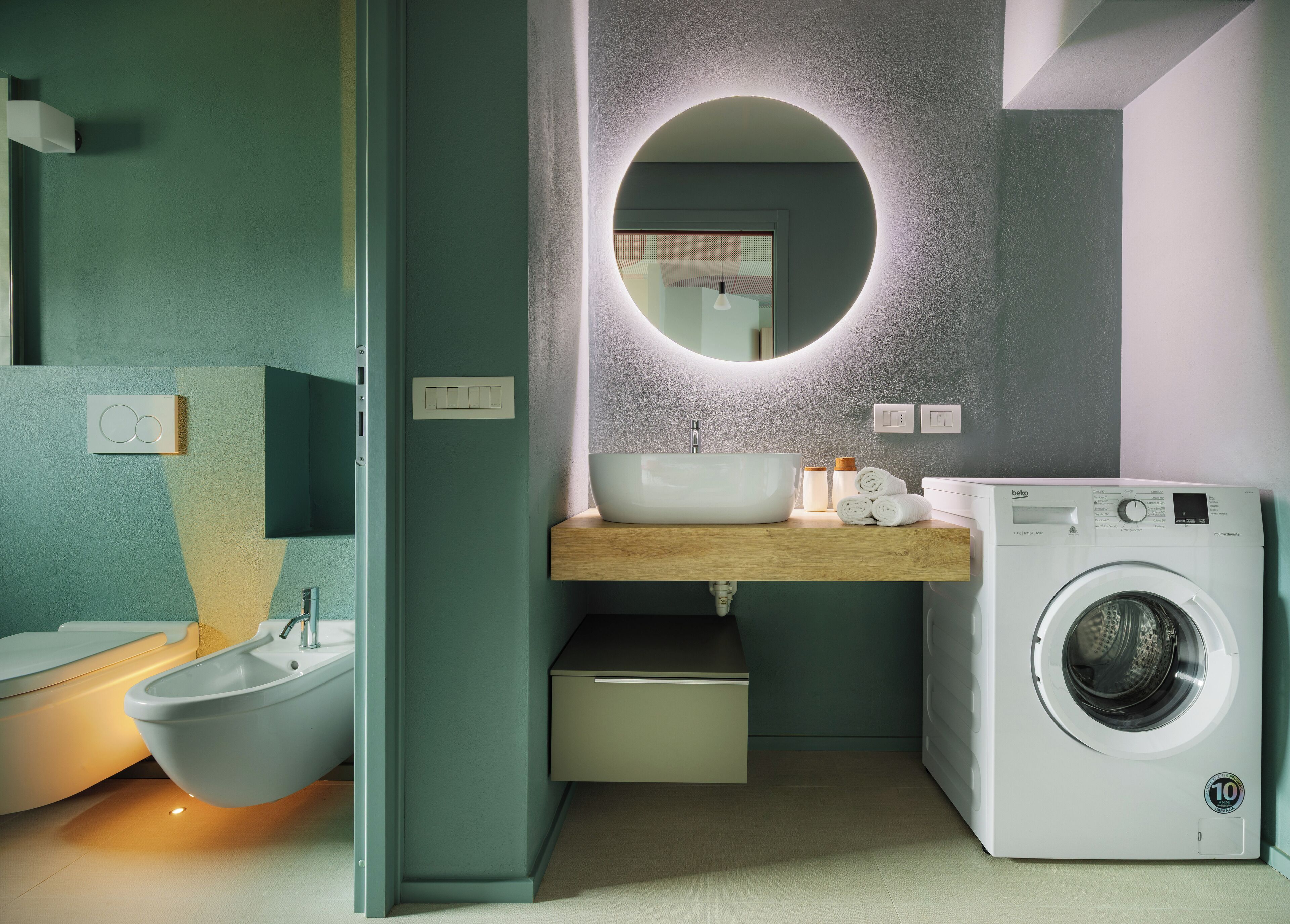 Standard Studio, City View | Bathroom | Shower, hair dryer, towels, soap
