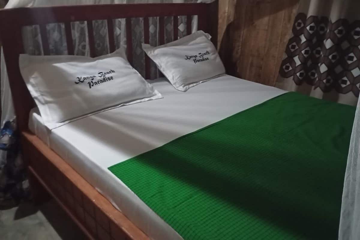 Caja de seguridad en la habitación y escritorio