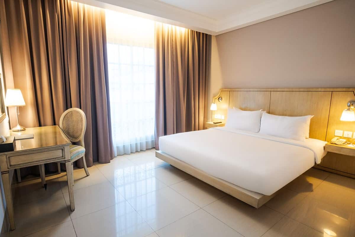 Deluxe Double Room | Desk, free WiFi, bed sheets