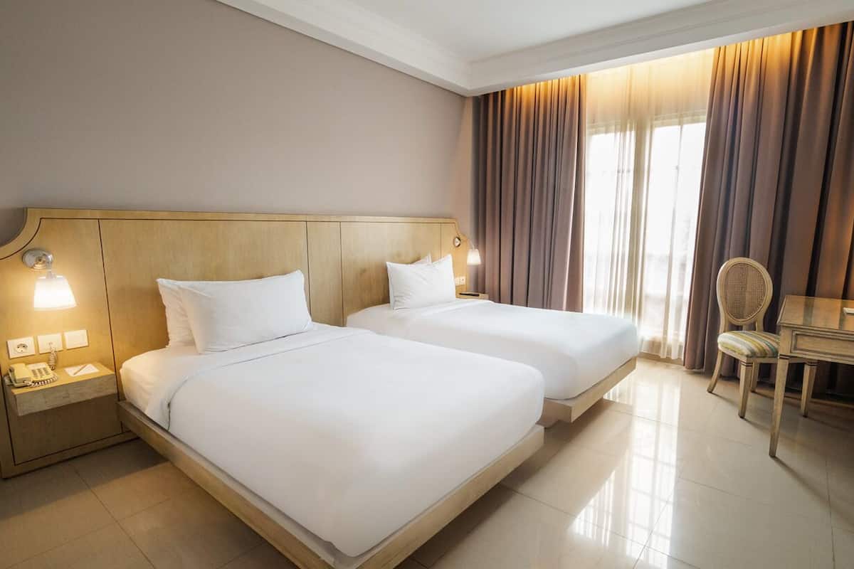 Deluxe Twin Room | Desk, free WiFi, bed sheets