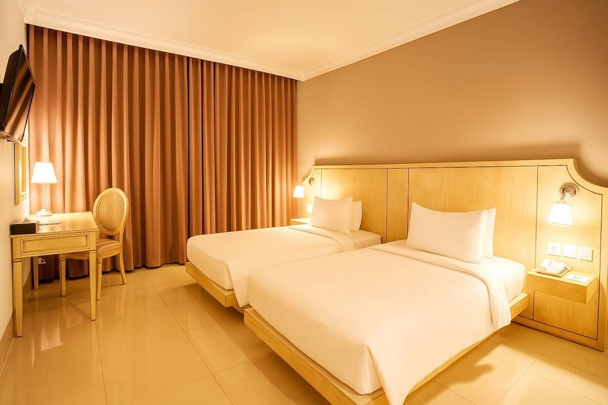 Superior Twin Room | Desk, free WiFi, bed sheets