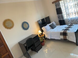 3 bedrooms, iron/ironing board, Internet, bed sheets