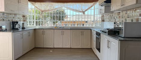 Microones, forn i placa de cuina