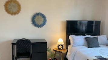 Iron/ironing board, internet, bed sheets