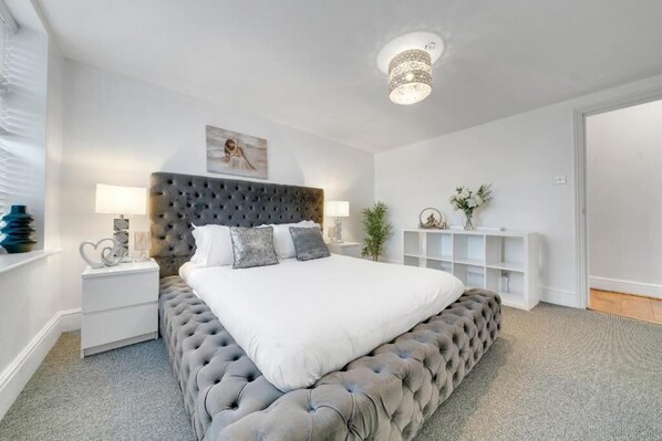 2 bedrooms, WiFi, bed sheets