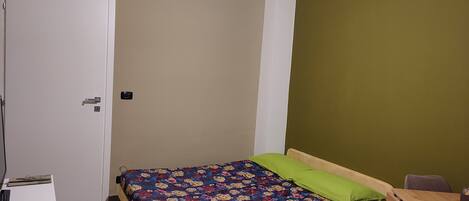 1 camera, Wi-Fi, lenzuola