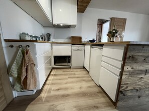 Microwave, dishwasher