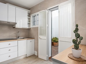Fridge, microwave, oven, dishwasher