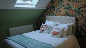 Travel cot, WiFi, bed sheets