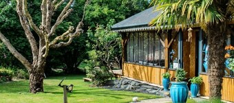 Within walking distance: Rivers, Chateaux, Parks, Vélo Francette, accommodation with swimming pool