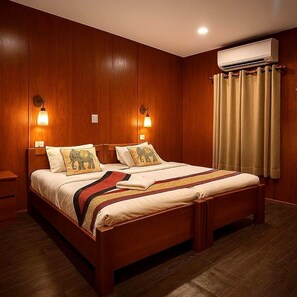 Standard Double or Twin Room, Balcony, Garden View