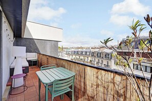 Apartment | Outdoor dining