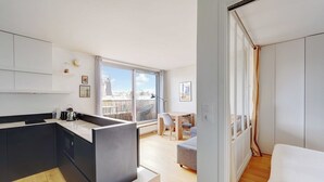 Unclassified image, 4 of 12, button - Charming Apartment - 1br- 2P- Nation (Paris)