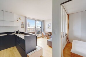 1 bedroom, iron/ironing board, bed sheets - Charming Apartment - 1br- 2P- Nation (Paris)