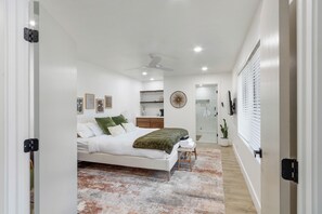 6 عدّة غرف نوم ومكواة/لوح كي وواي فاي مجانًا وملاءات أسرّة