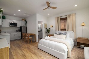 1 bedroom, WiFi, bed sheets - Private Newly Built ADU - Perfect for 2 (San Diego)