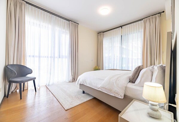 2 bedrooms, iron/ironing board, WiFi, bed sheets