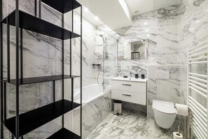 Apartment | Bathroom