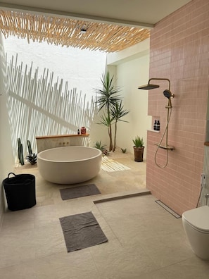 Luxury Villa, 5 Bedrooms, Private Pool | Bathroom