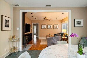 Interior - Ladybird Villa - Heated Salt Pool - Walk to SoCo (Austin)
