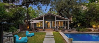 Ladybird Villa - Heated Salt Pool - Walk to SoCo